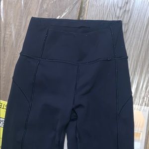 Lululemon High-Rise tight- in-movement tight